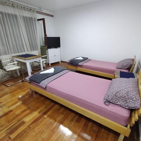 Apartamento Stan Sremska Mitrovica Exterior foto