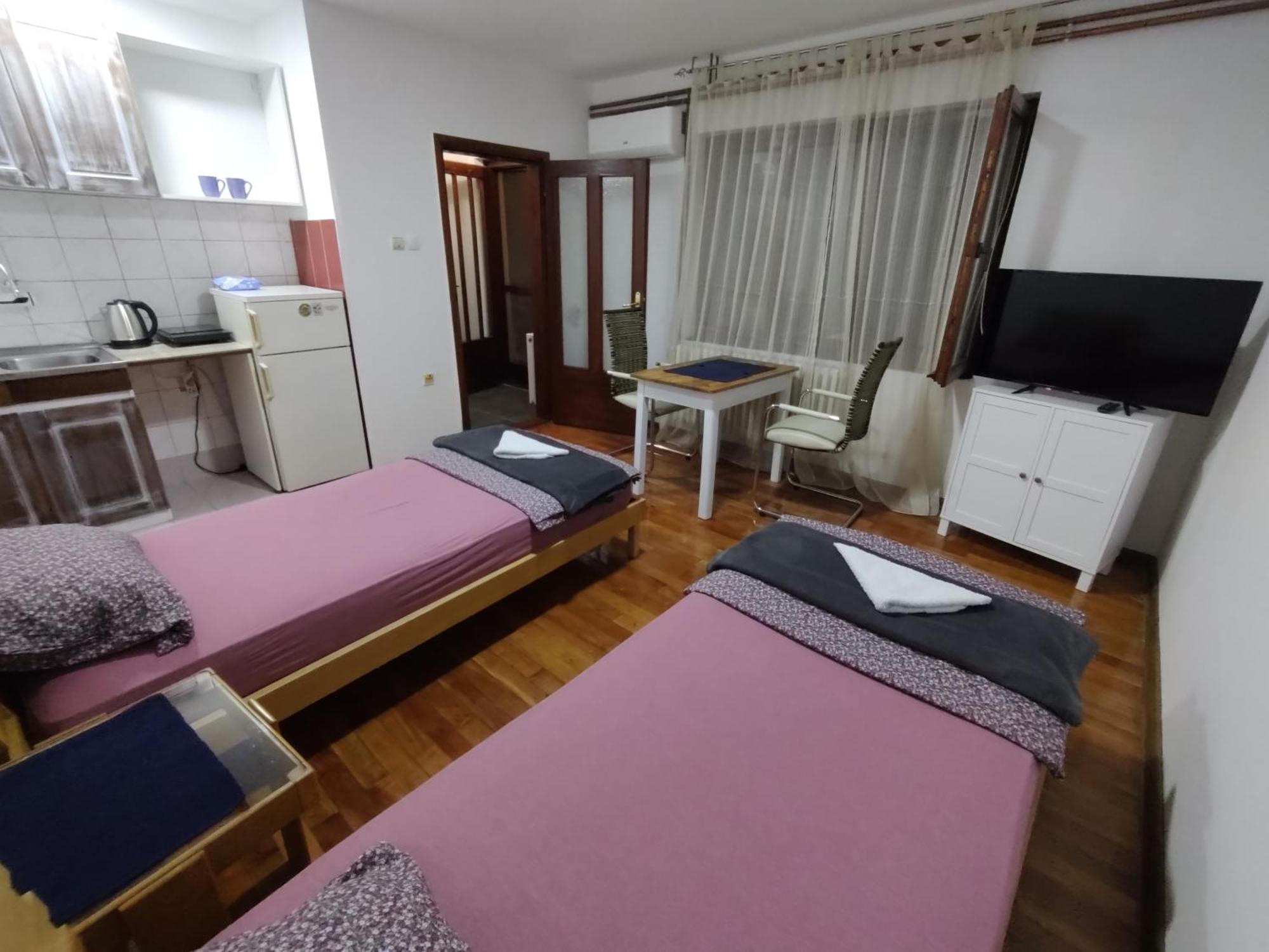 Apartamento Stan Sremska Mitrovica Exterior foto
